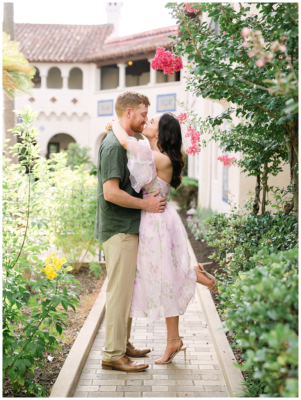 McNay-Art-Museum-Engagement-Photos-By-Amy-Odom-Wedding-Photography_